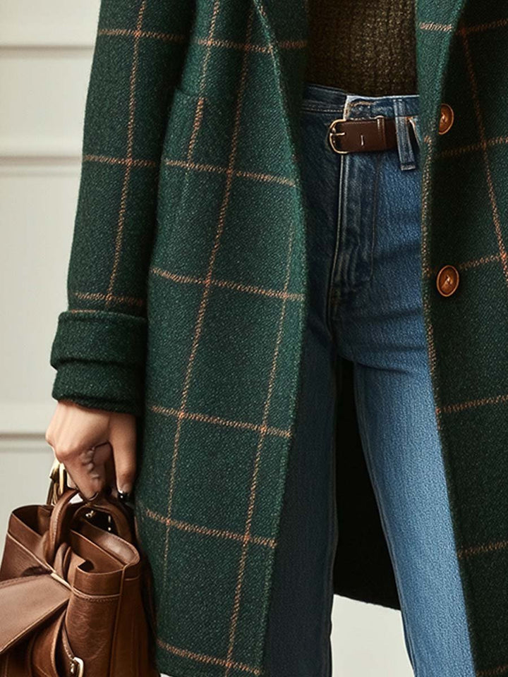 Jaqueta feminina xadrez verde escuro com lapela, design retrô e elegante para o inverno.