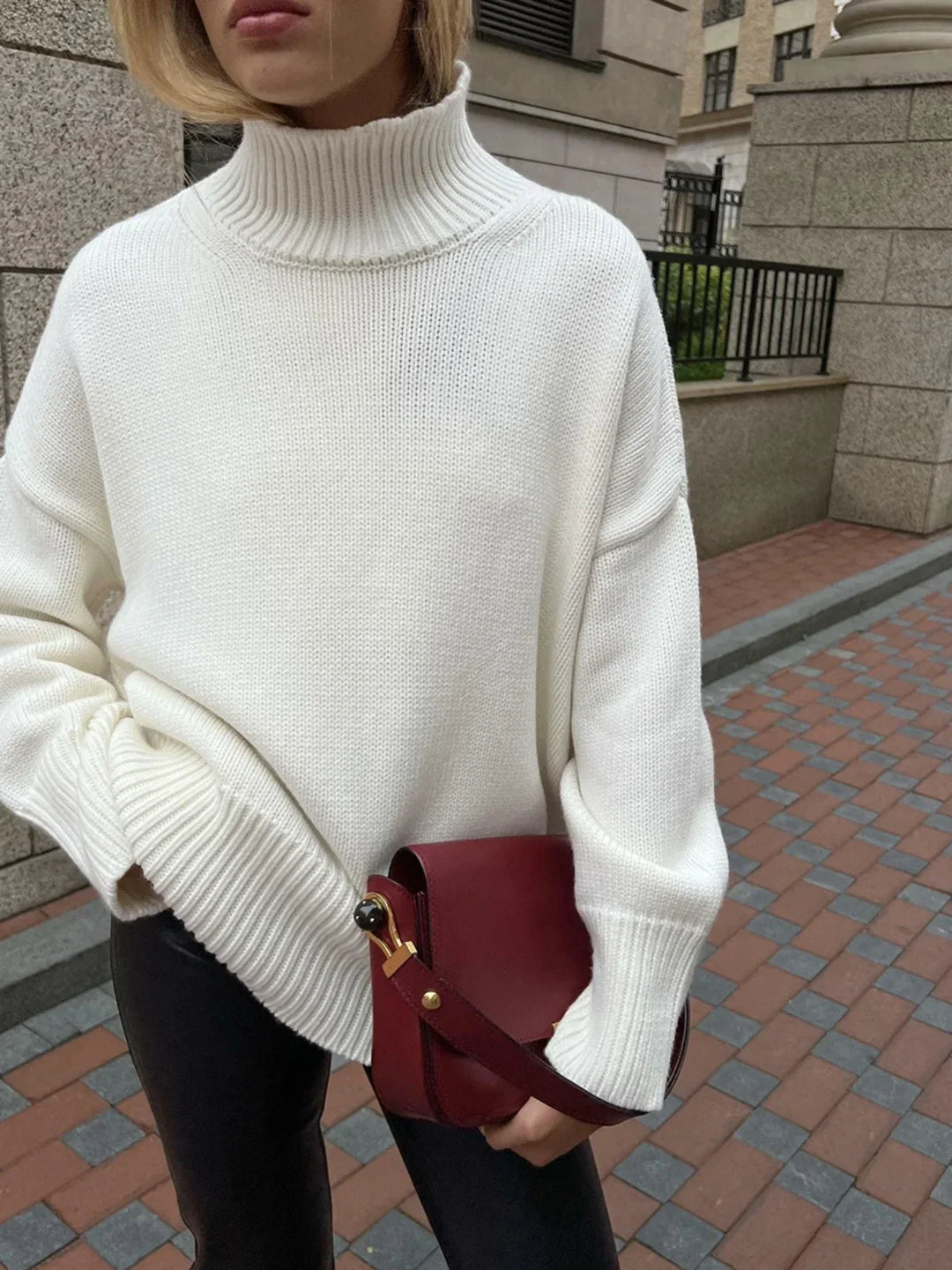 Suéter de gola alta feminino cáqui para outono, ideal para um visual casual e moderno.