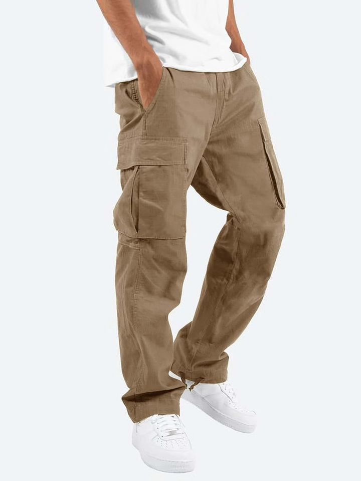 Calças cargo homem verde escuro de perna reta, estilo casual e multi-bolsos para conforto e versatilidade.