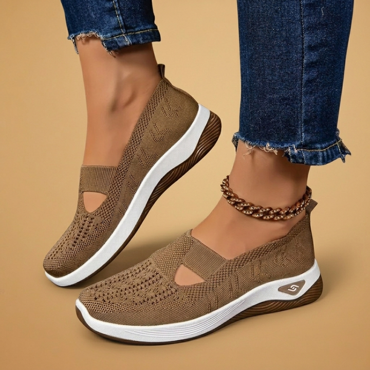 Calçado feminino slip-on, leveza e ventilação para o conforto dos seus pés em qualquer atividade.