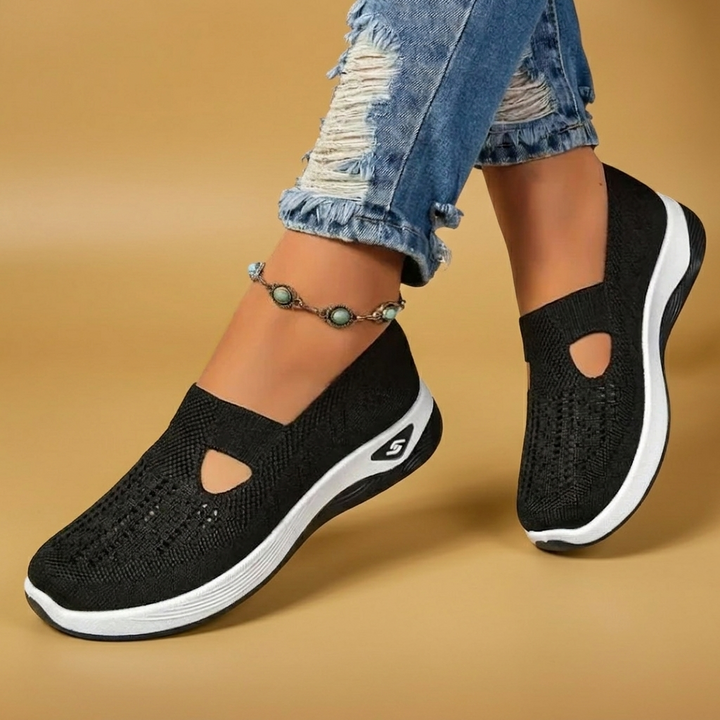 Sapatilhas femininas slip-on com malha respirável, garantindo pés frescos e leves todo o dia.