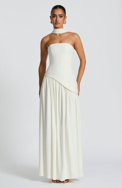 Vestido elegante para noite, com fenda, estilo maxi, moda feminina, perfeito para festa.
