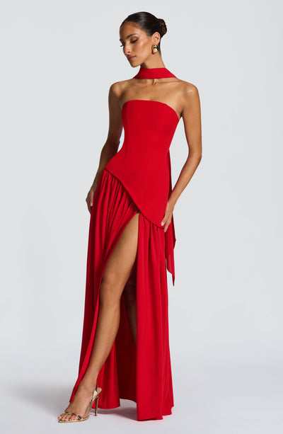 Vestido de verão maxi, elegante, para ocasiões especiais, sem alças e com fenda.