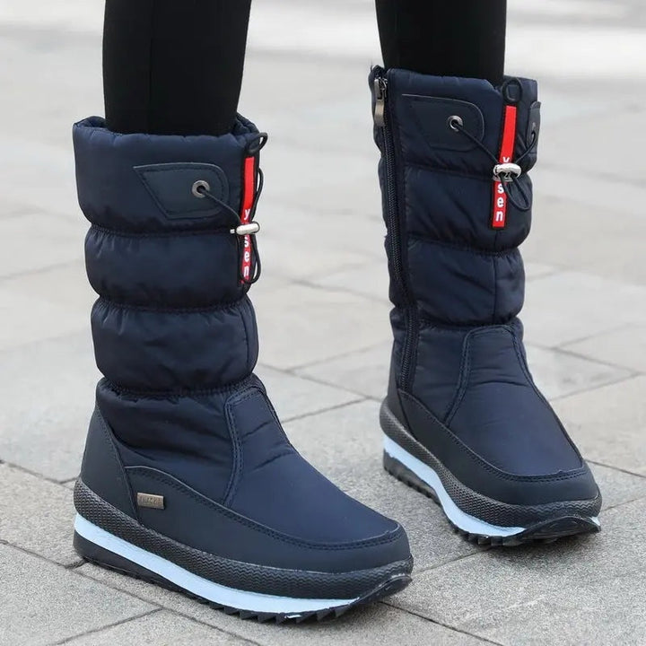 Botas de neve femininas acolchoadas, impermeáveis. Calçado quente e antiderrapante para segurança e conforto no inverno.