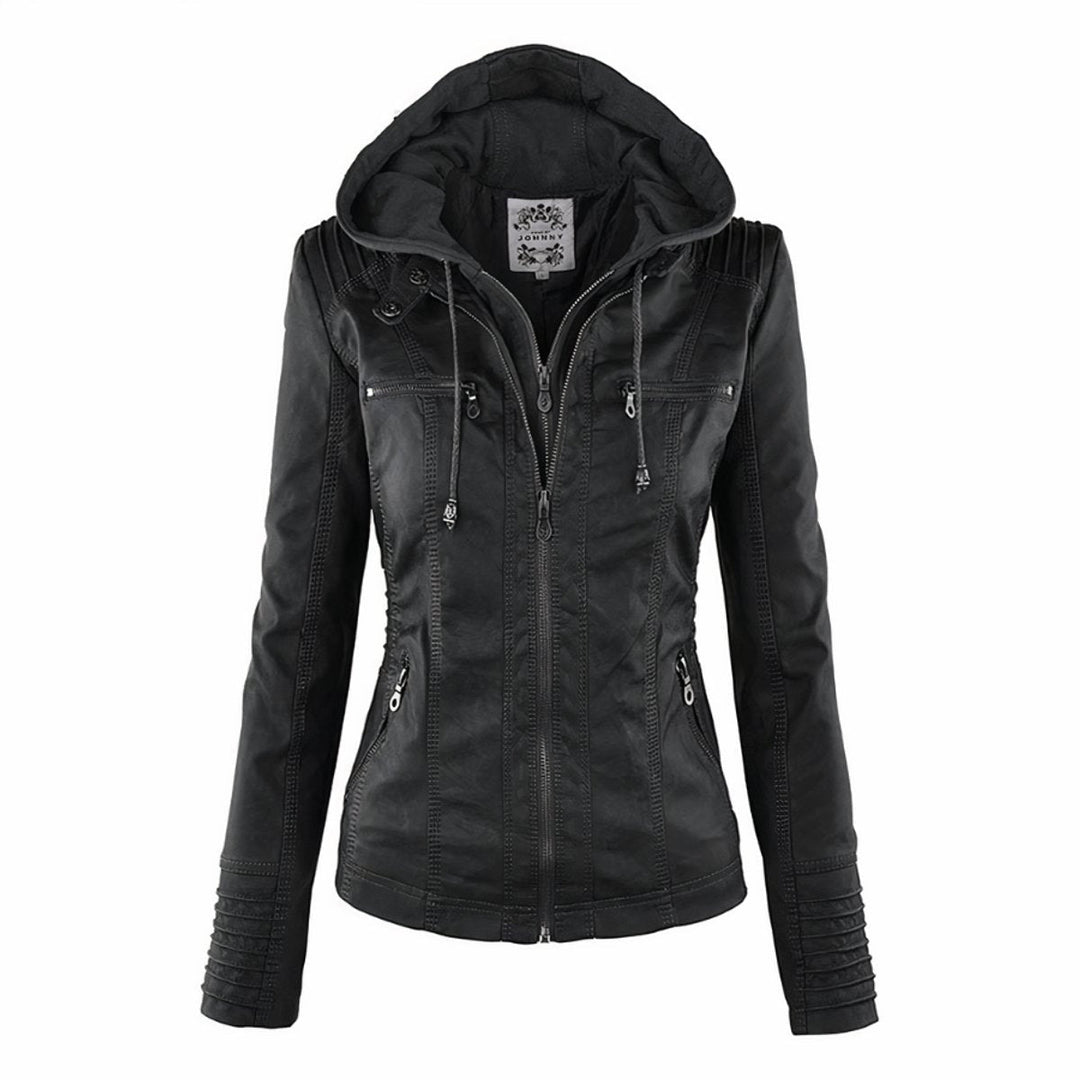 Jaqueta feminina biker em couro sintético com capuz, ideal para um look moderno de moda urbana.