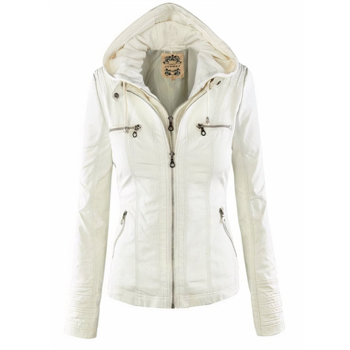 Casaco de couro sintético feminino estilo biker com capuz, tendência da moda urbana e casual.