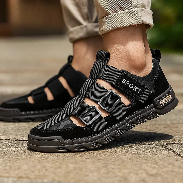 Sandálias masculinas modernas para verão, com design casual e ajustável. Perfeitas para cidade, praia ou férias.
