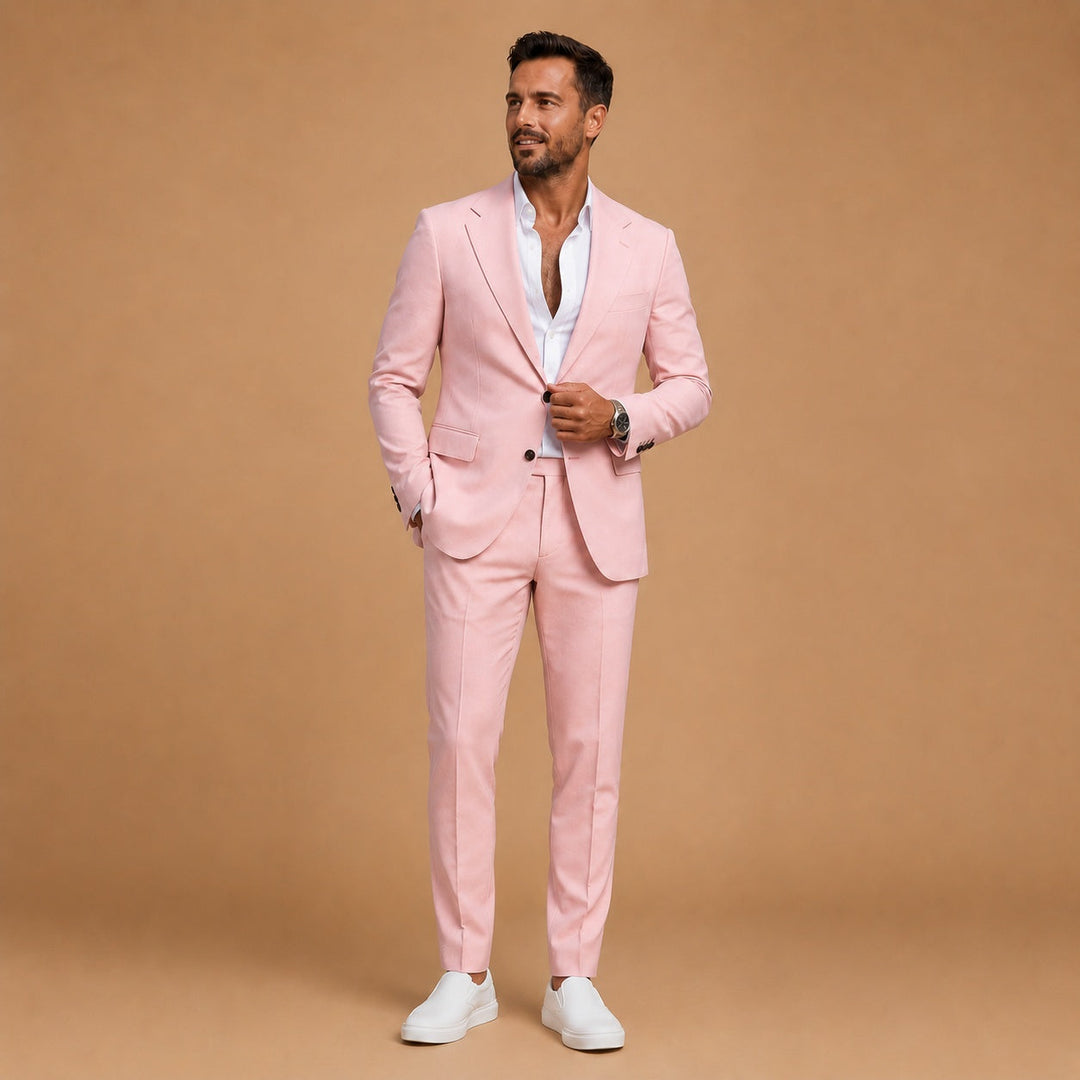 Fato de duas peças slim fit para homem, lapela clássica. Estilo profissional para negócios e eventos corporativos.