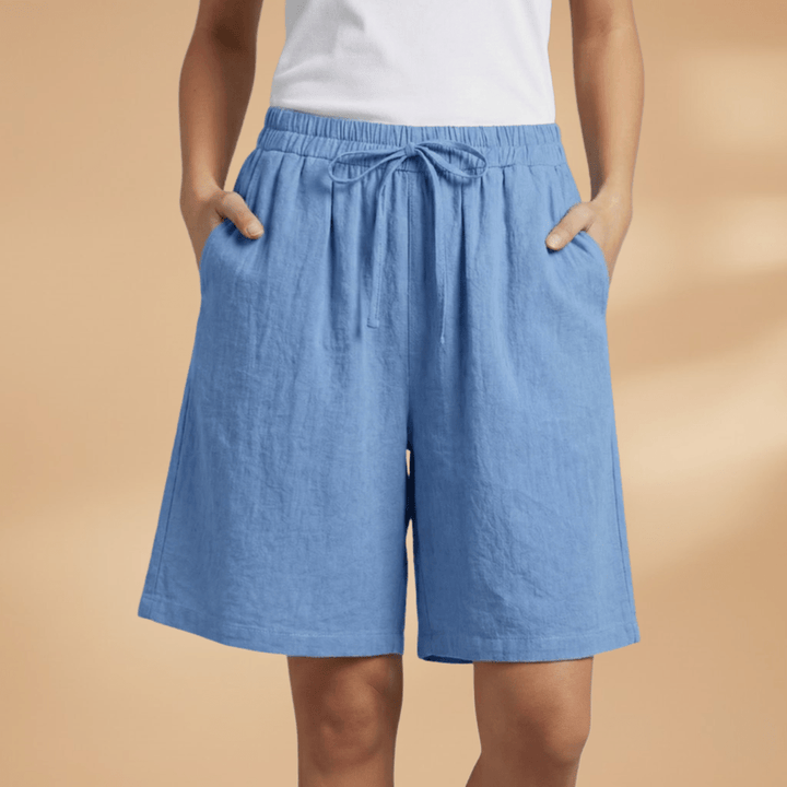 Roupa feminina de verão: shorts relaxed fit com praticidade e estilo.