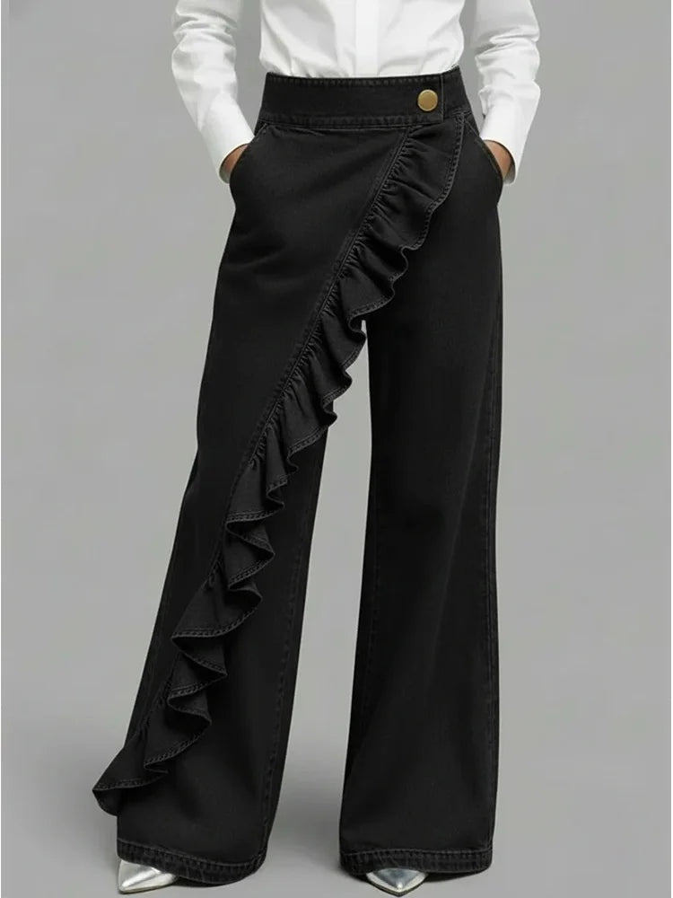 Jeans preto perna larga mulher, cintura alta com folhos, roupa versátil para looks casuais e elegantes.