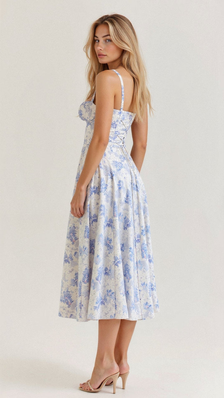 Elegante vestido feminino de verão com fenda e ajuste na cintura, moda confortável e chic.