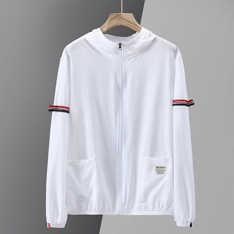 Jaqueta corta-vento masculina com capuz, ideal para primavera/outono, look casual e resistente ao vento.