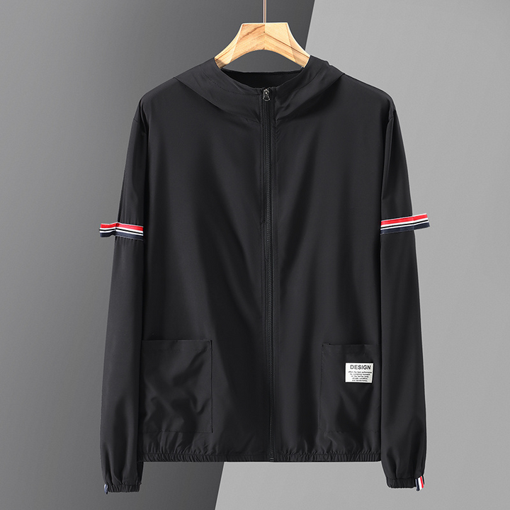 Corta-vento leve para homem com capuz, perfeito para atividades urbanas e exteriores no outono e primavera.