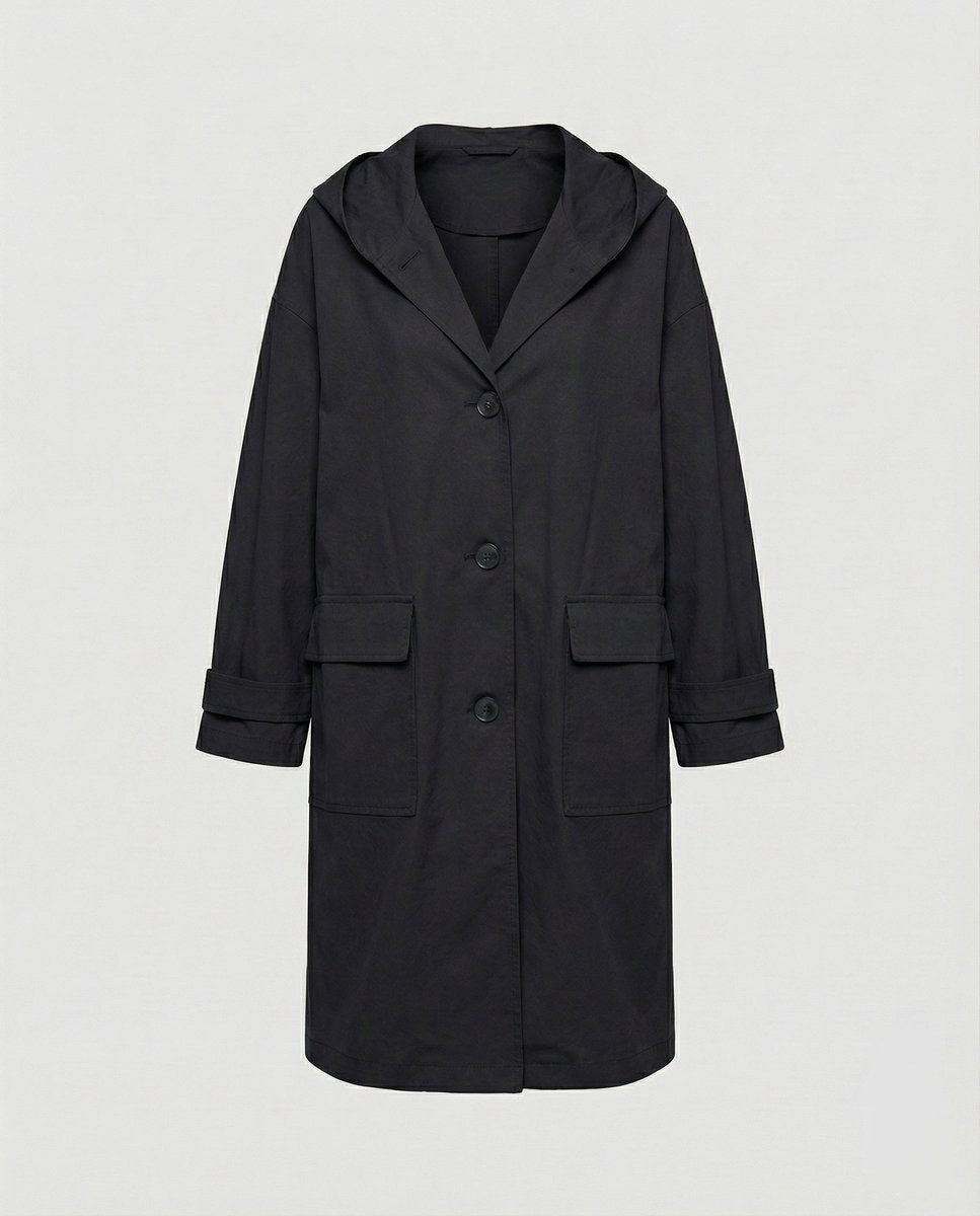 Gabardina de mulher com capuz, estilo moderno e proteção impermeável. Perfeita para o frio de outono e inverno.
