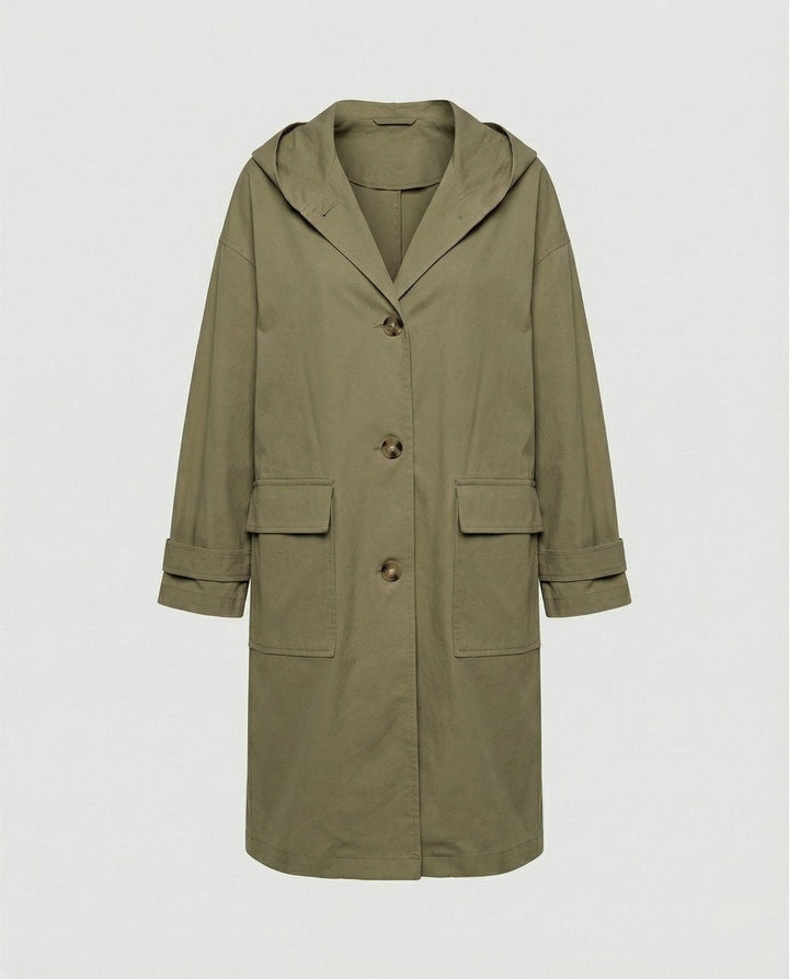 Gabardina feminina comprida, impermeável e com capuz. Essencial para outono/inverno, oferece conforto e elegância.