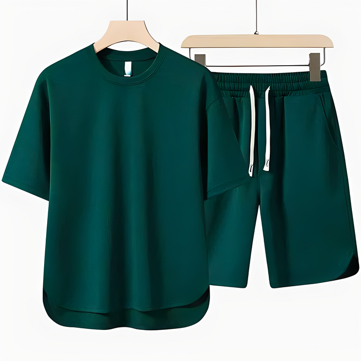 Roupa de lazer masculina de verão. Conjunto casual Tereso com shorts e camiseta, perfeito para viagens e descontrair.