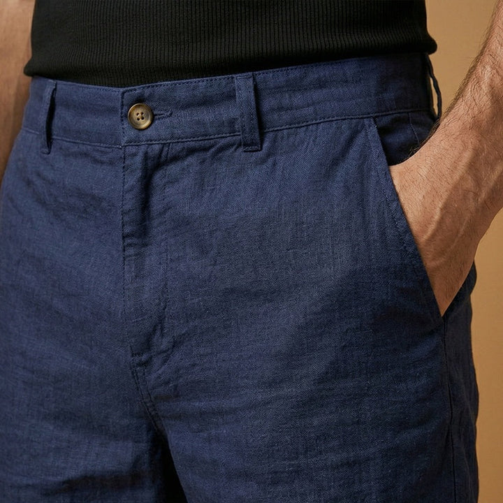 Calções de linho masculino, perfeitos para o verão na praia, oferecendo um estilo casual e muito conforto.