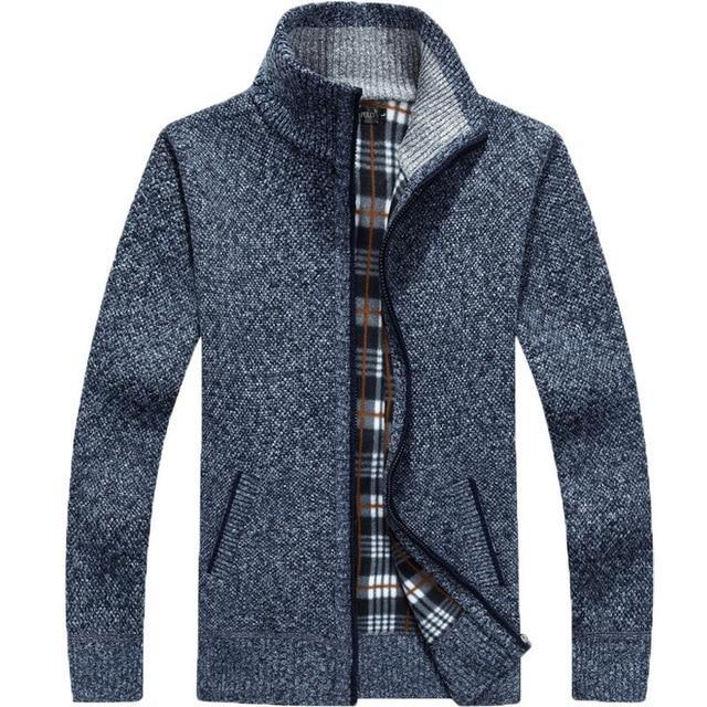 Casaco masculino acolchoado, oferecendo máximo calor e proteção contra o frio rigoroso.