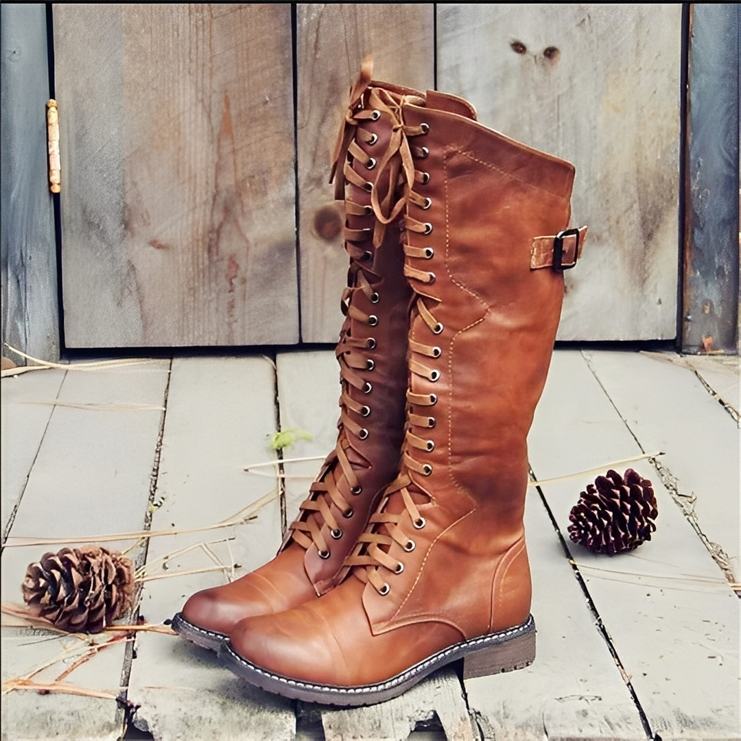 Botins femininos elegantes com cadarços para outono/inverno. Calçado de moda e conforto em tom marrom.