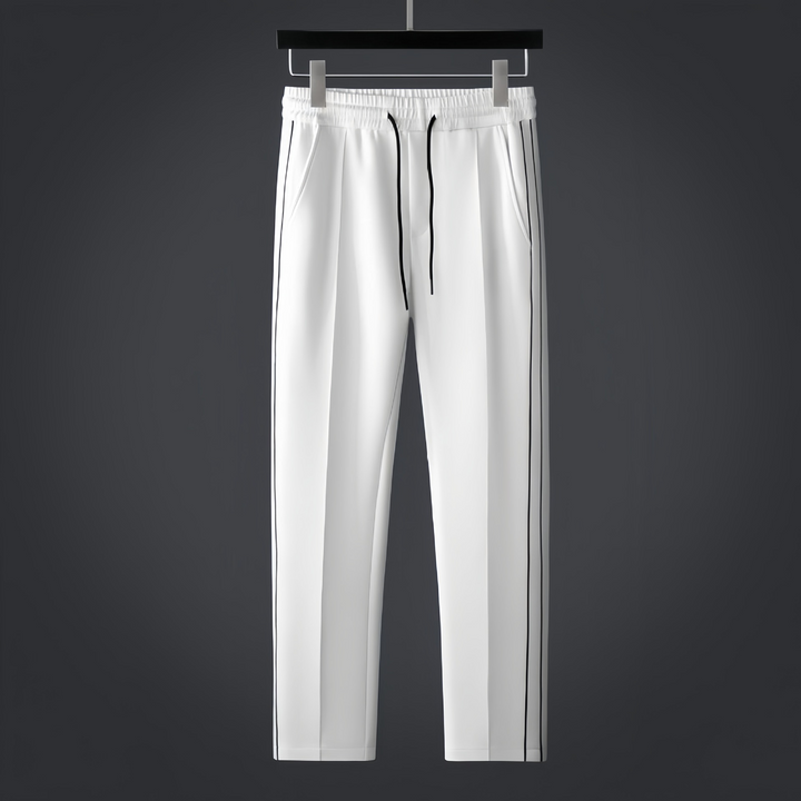 Roupa desportiva casual para homem, fato de treino preto em lycra com riscas brancas.