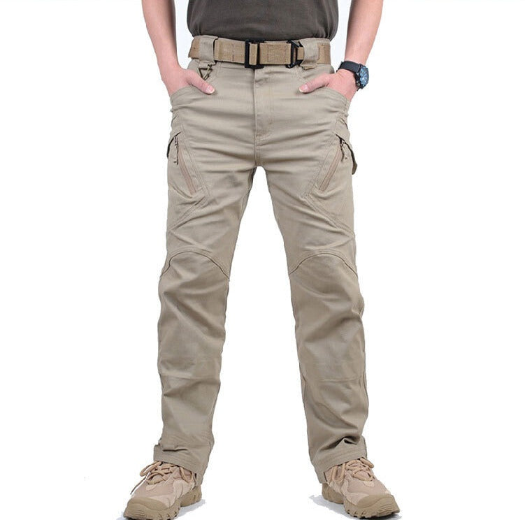 Calças cargo masculinas táticas multibolsos, ideais para aventura e outdoor. Perfeitas para caminhada e uso utilitário.