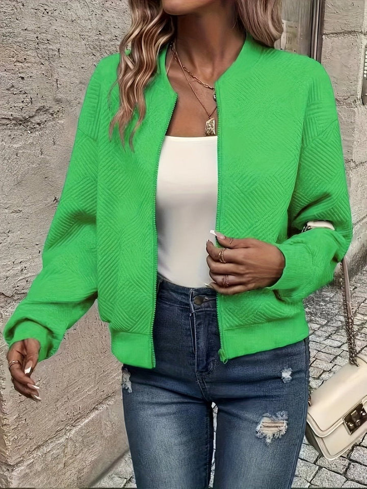 Casaco bomber feminino para outono, com fecho zip, estilo urbano casual; jaqueta moderna para mulher.