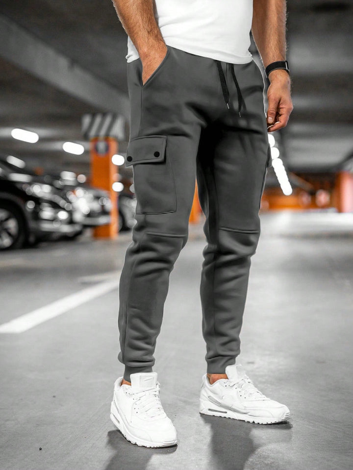 Calça jogger cargo masculina para moda urbana, estilo casual e versátil, perfeita para o dia a dia.