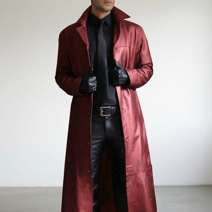 Casaco comprido de couro preto masculino, gola clássica. Peça chave para um look elegante no inverno.