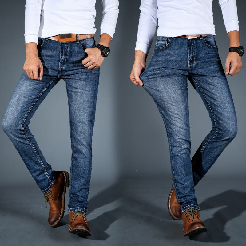 Calça jeans slim fit preta masculina, com tecido elástico para moda e conforto.