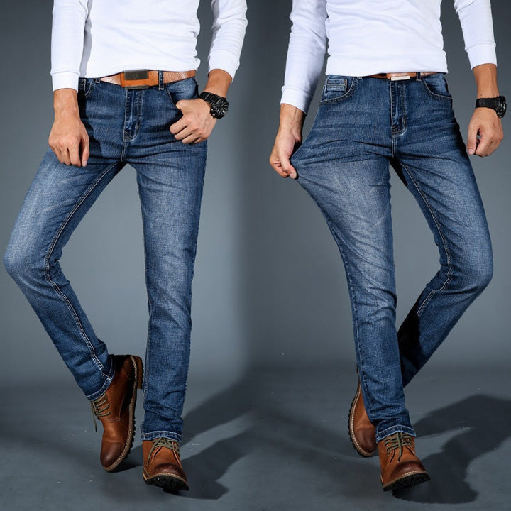 Calça jeans slim fit preta masculina, com tecido elástico para moda e conforto.