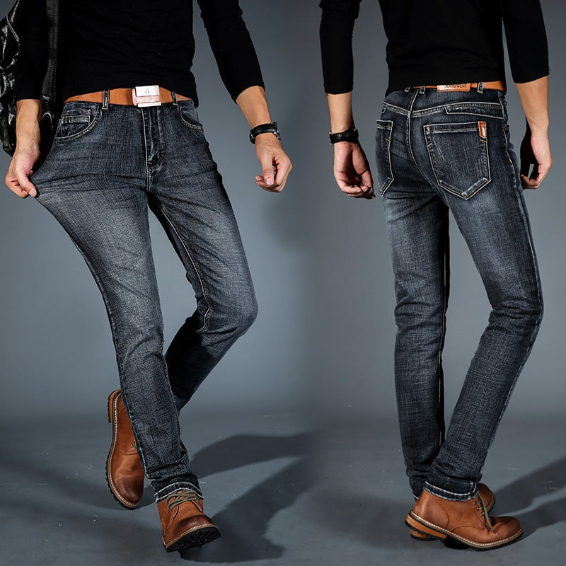 Jeans masculinos slim fit, elásticos, disponíveis em preto e azul marinho, para estilo e conforto.