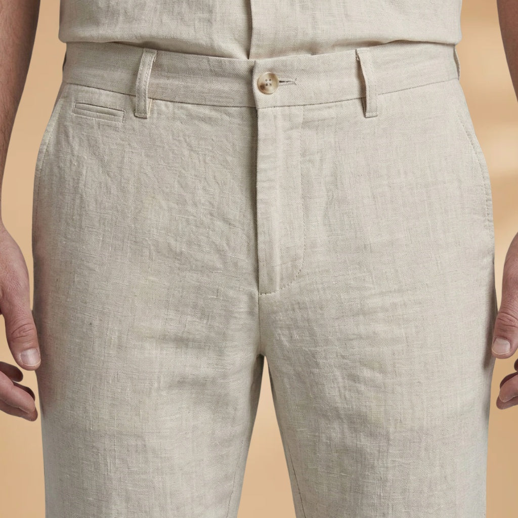 Roupa de verão para homem: conjunto de linho Salvador com camisa e calças leves, combinando estilo casual e conforto.