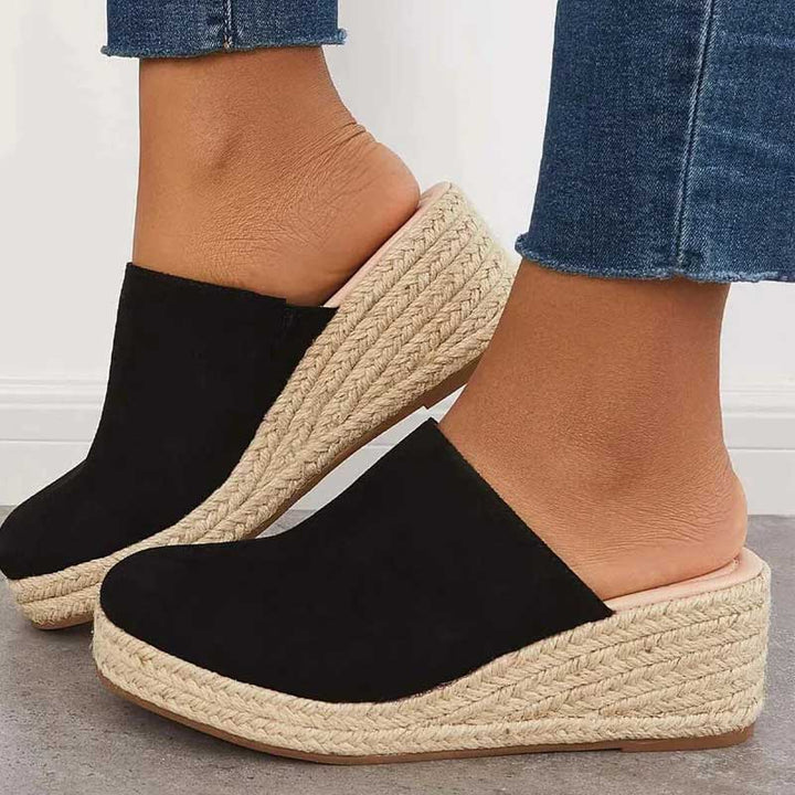 Sandálias femininas com suporte anatômico, design ortopédico para conforto duradouro e sola antiderrapante.