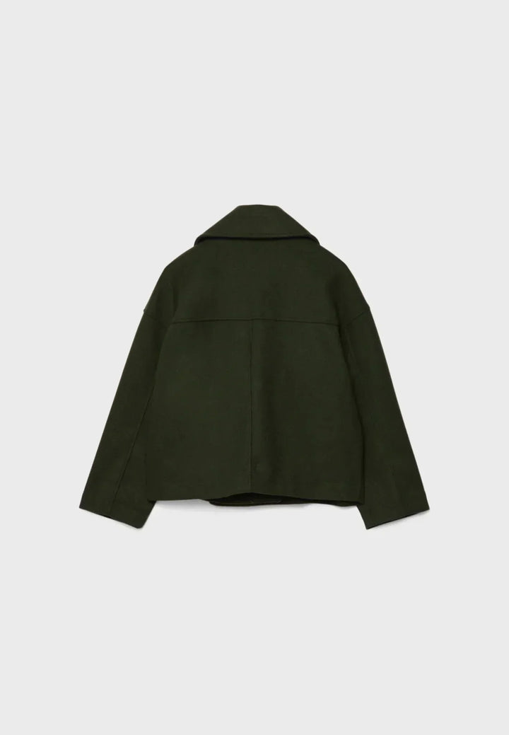 Blazer feminino versátil, confortável e moderno, em tecido premium para looks de escritório e dia a dia.
