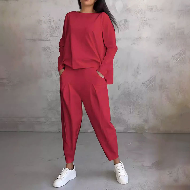 Look de trabalho ROSE: conjunto feminino elegante de blusa e calça. Peça versátil para escritórios e reuniões.