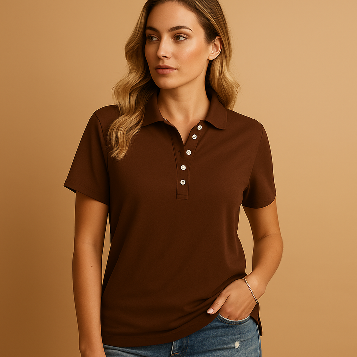 Polo feminina elegante e ajustada, para um estilo casual chic moderno. Blusa de manga curta perfeita para moda verão.