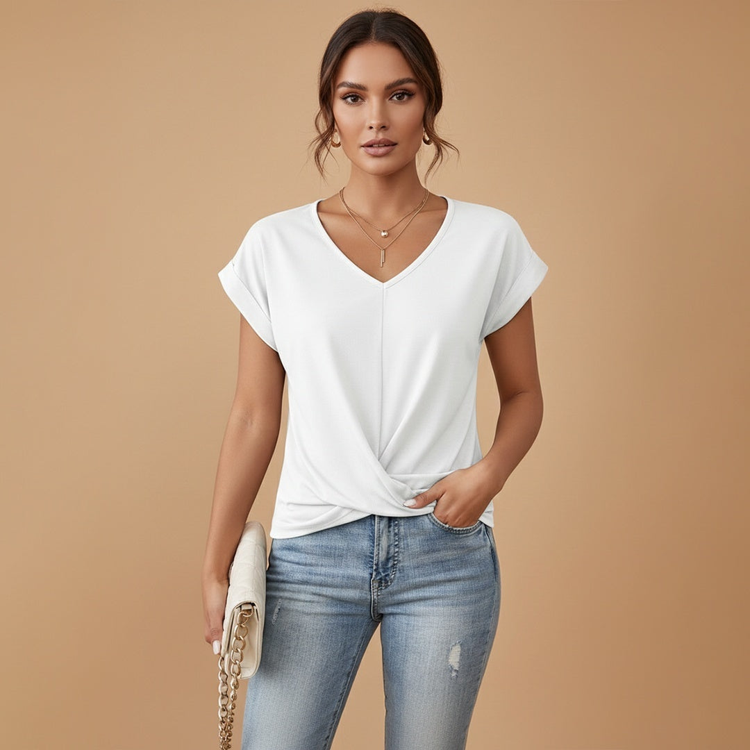 Estilo despojado e elegante: t-shirt feminina, decote V, nó frontal. Roupa de verão manga curta.
