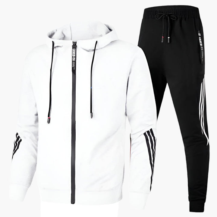 Fato de treino masculino moderno com capuz e riscas laterais, perfeito para desporto ou casual.