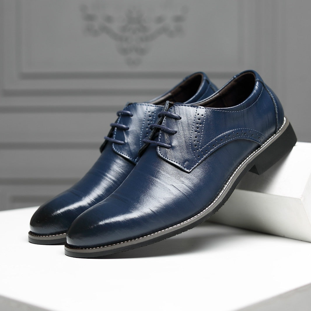 Oxford brogue masculino preto, detalhe clássico com furos, ideal para um estilo sofisticado e formal.