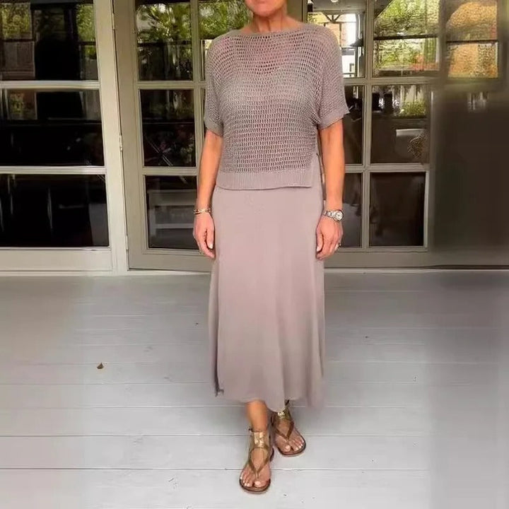 Moda feminina: conjunto de duas peças, roupa elegante e confortável. Estilo versátil para o dia a dia.