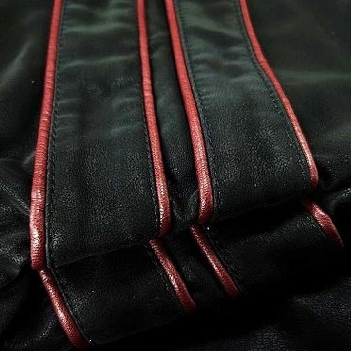 Blusão masculino estilo biker em polipele com forro peluche, para um look urbano moderno e aconchegante.