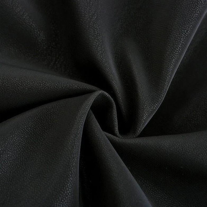 Blusão biker preto masculino, forrado a peluche, estilo urbano, proporciona calor e elegância para o inverno.