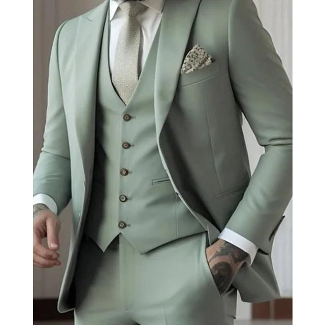 Fato de casamento elegante para homem, smoking slim fit completo de 3 peças, em estilo alfaiataria.