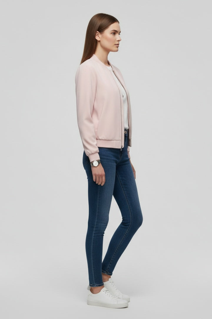 Elegante casaco bomber feminino, manga comprida. Combina conforto diário e estilo casual chic, perfeito para mulher moderna.