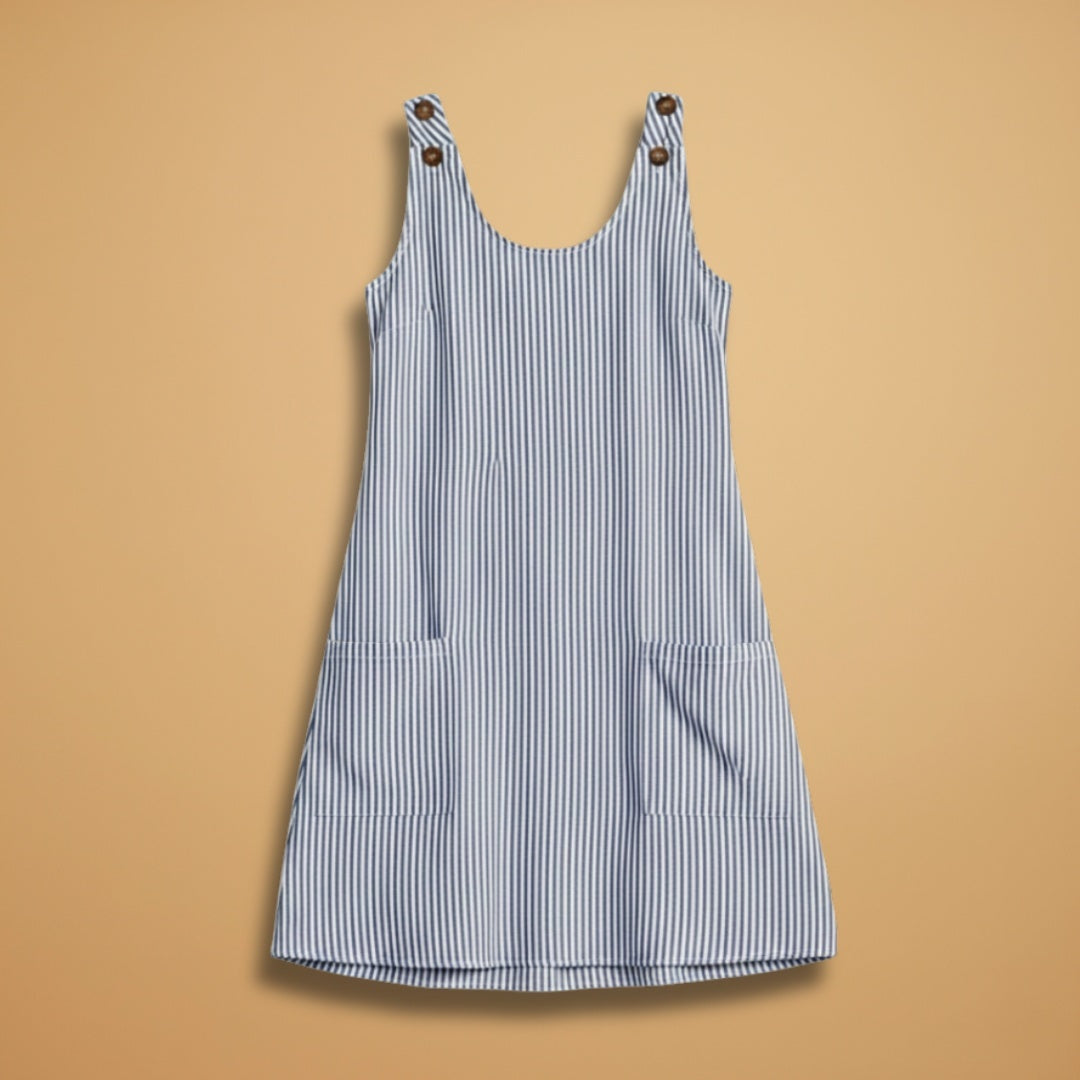 Vestido de verão feminino listrado azul e branco, sem mangas, ideal para praia e looks casuais.