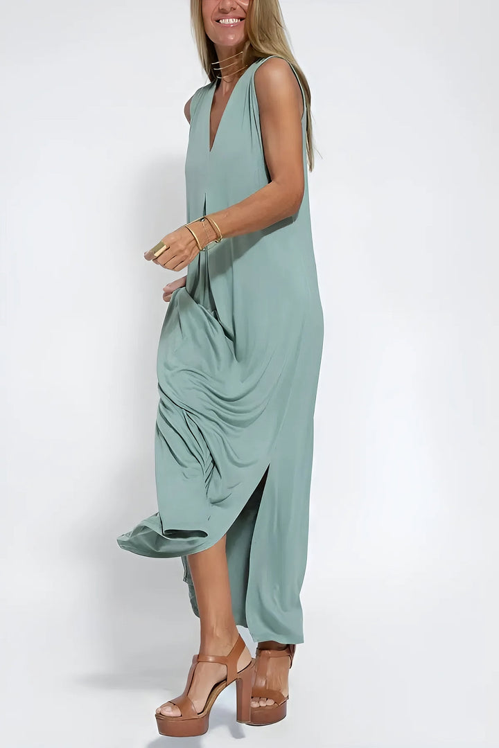Vestido longo elegante com cardigan, para um look feminino versátil. Moda primavera/verão.