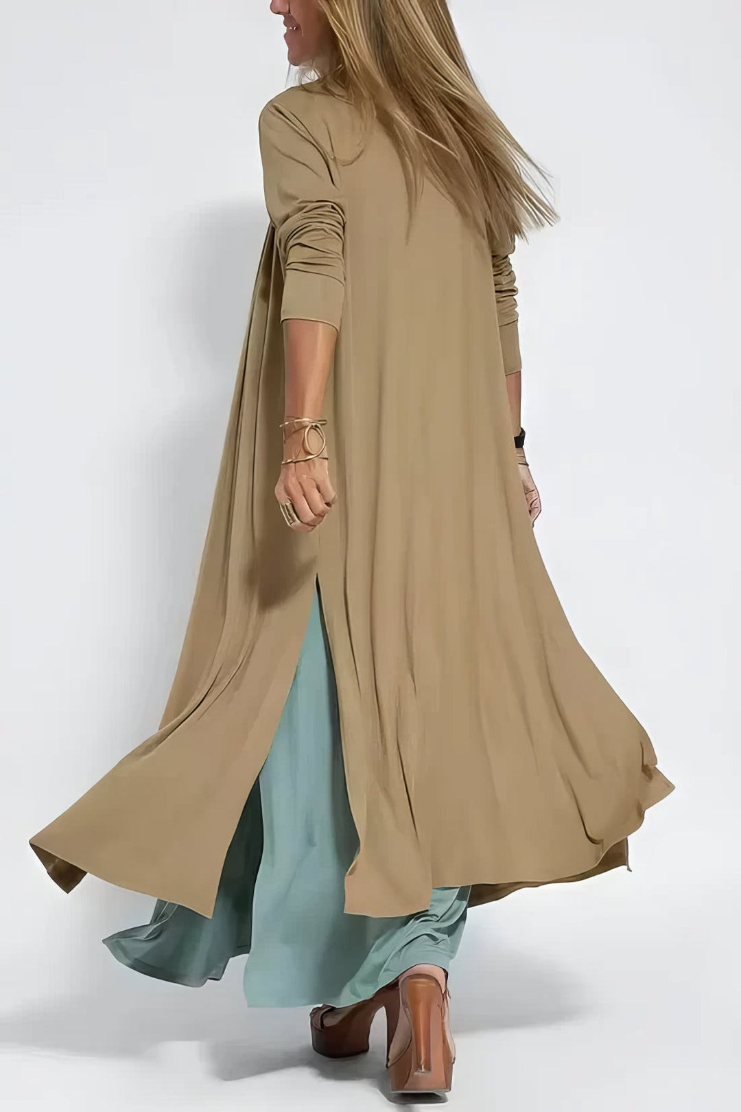 Moda verão: Vestido longo feminino com cardigan, decote V. Conforto e versatilidade garantidos.