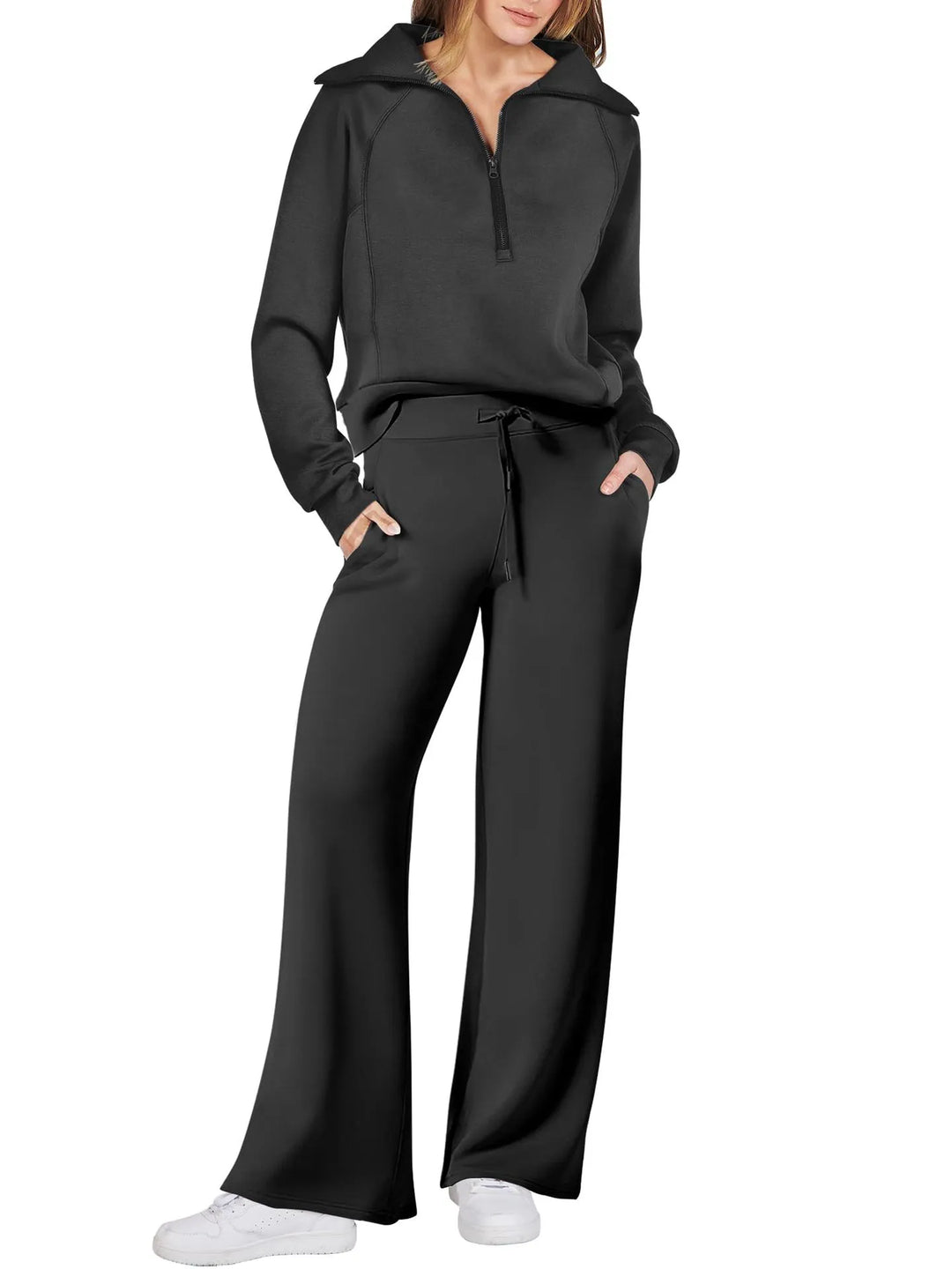 Conjunto feminino Esmee moderno, macio e aconchegante. Lounge wear de duas peças para máximo conforto.